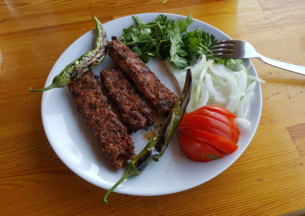 Турецкий кебаб: вкусное погружение в мир мясных изысков Востока