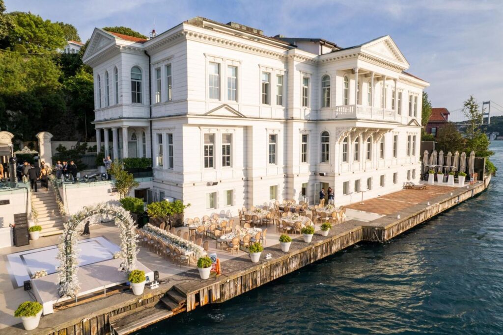 Ajia Hotel